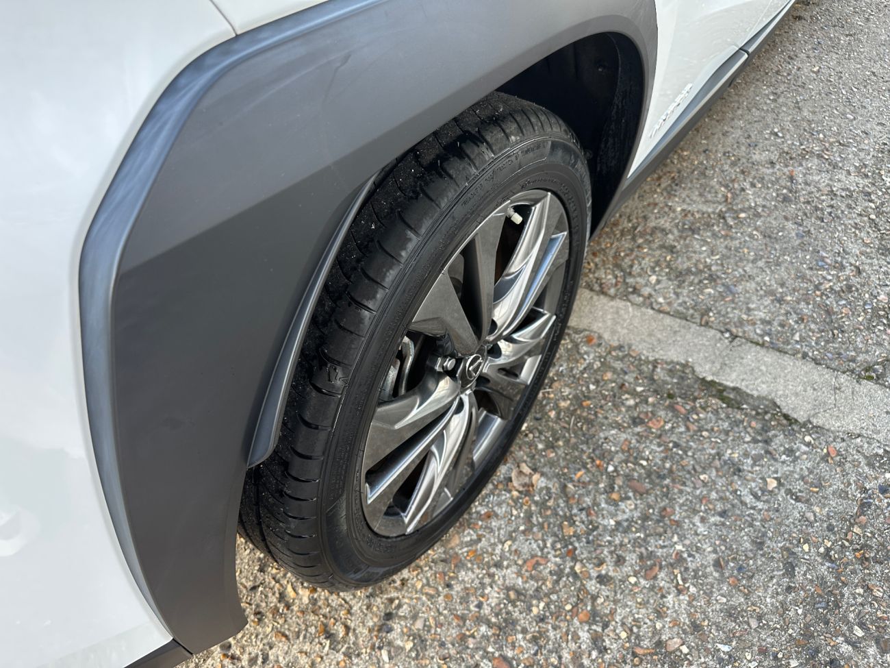 Mandataire LEXUS UX 250h 2WD F SPORT