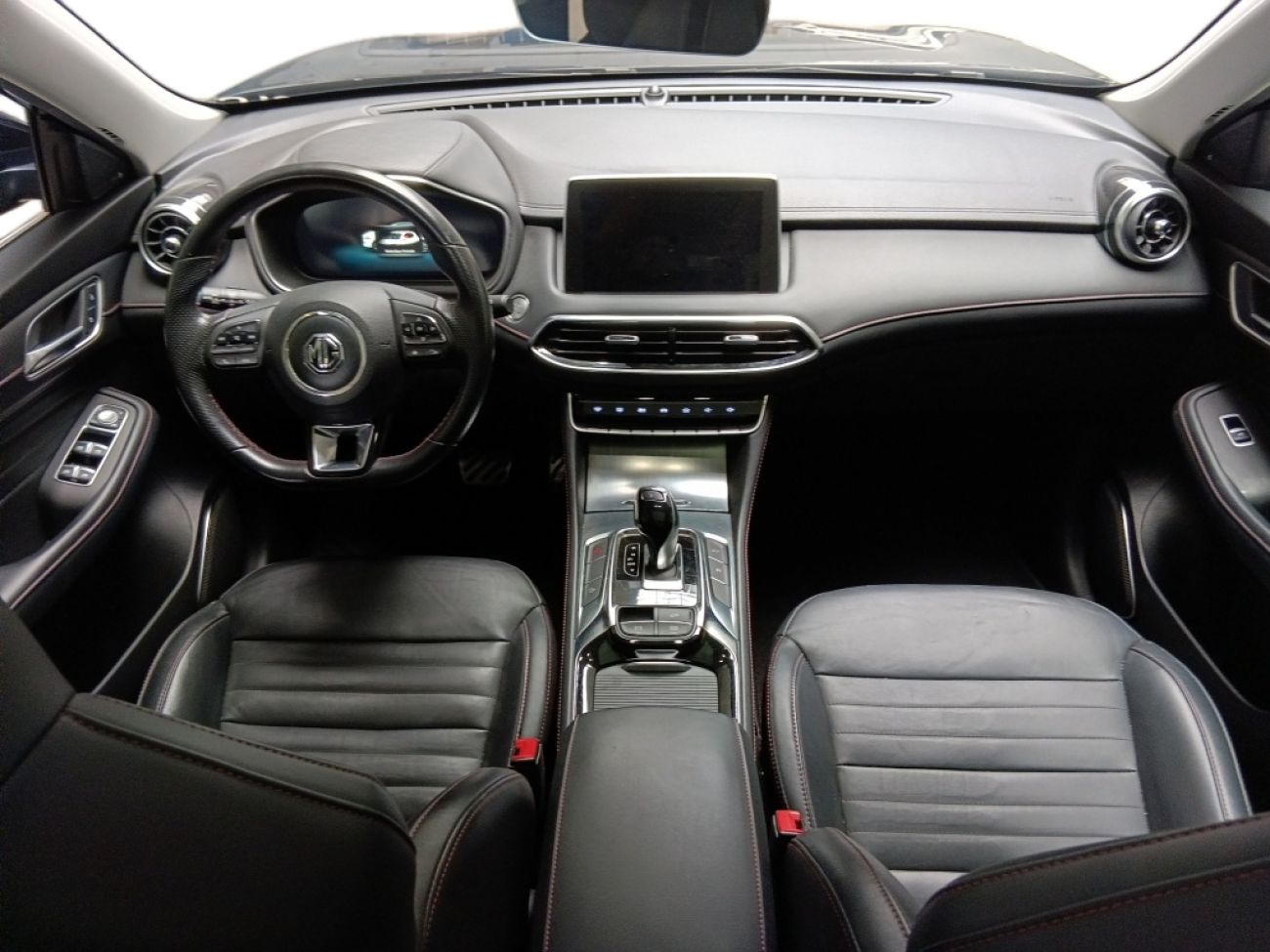 Mandataire MG HS 1.5 T-GDI 162 AT luxury