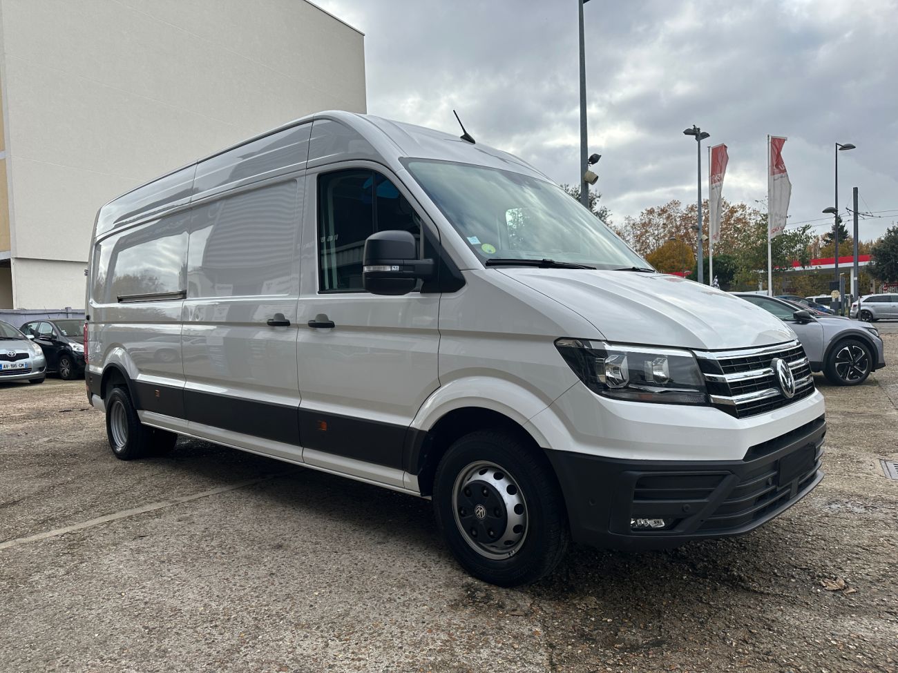 Mandataire VOLKSWAGEN CRAFTER VAN PROPULSION RJ 35 L4H3 2.0 TDI 177 CH BVA BUSINESS LINE ROUES JUMELEES