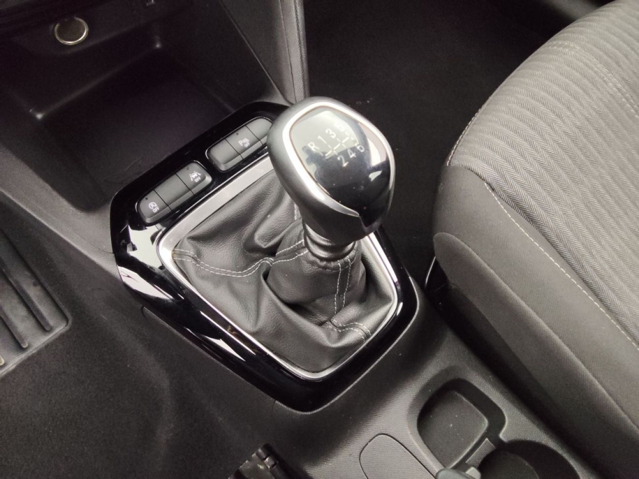 Mandataire Opel Corsa 1.2 100edition