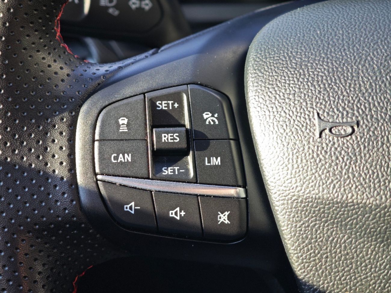 Mandataire Ford PUMA 1.0 EcoBoost 155 ch mHEV S&S BVM6 ST-Line X