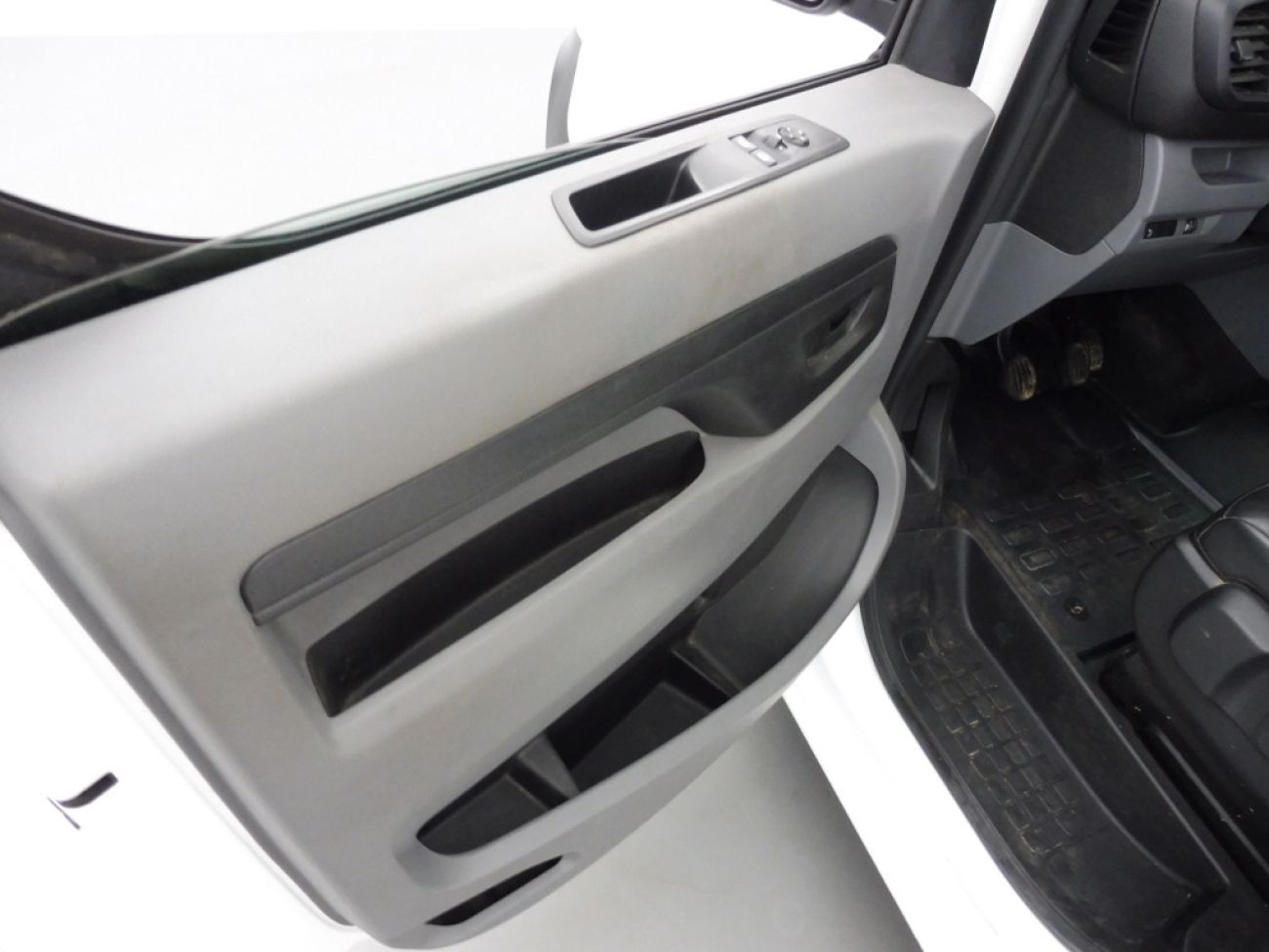 Mandataire PEUGEOT Expert STANDARD 1.5 BLUEHDI 120CH S&S PREMIUM