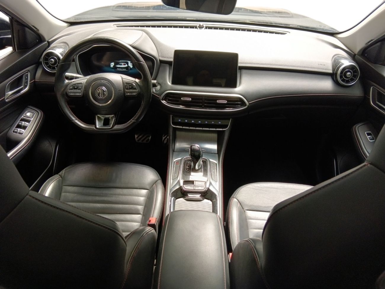 Mandataire MG HS 1.5 T-GDI 162 AT luxury
