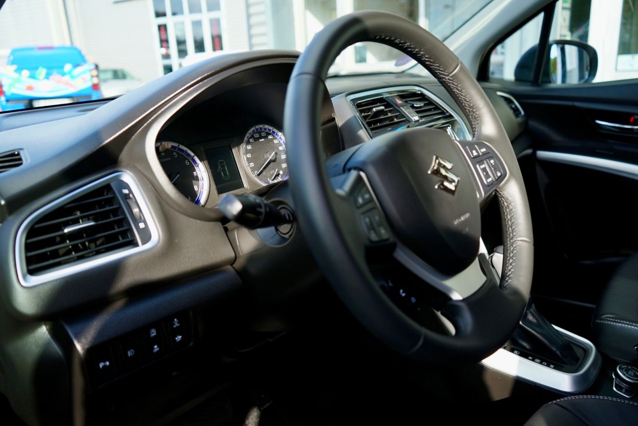 Mandataire SUZUKI S-CROSS 1.4 Boosterjet Allgrip Hybrid Auto Style