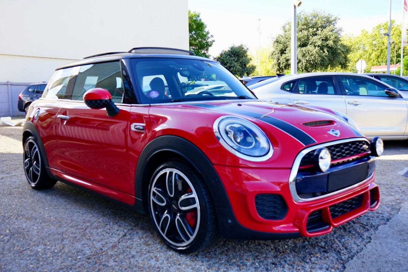 Mandataire MINI HATCH 3 PORTES F56 231 ch John Cooper Works BVA6 Finition JCW Exclusive Design