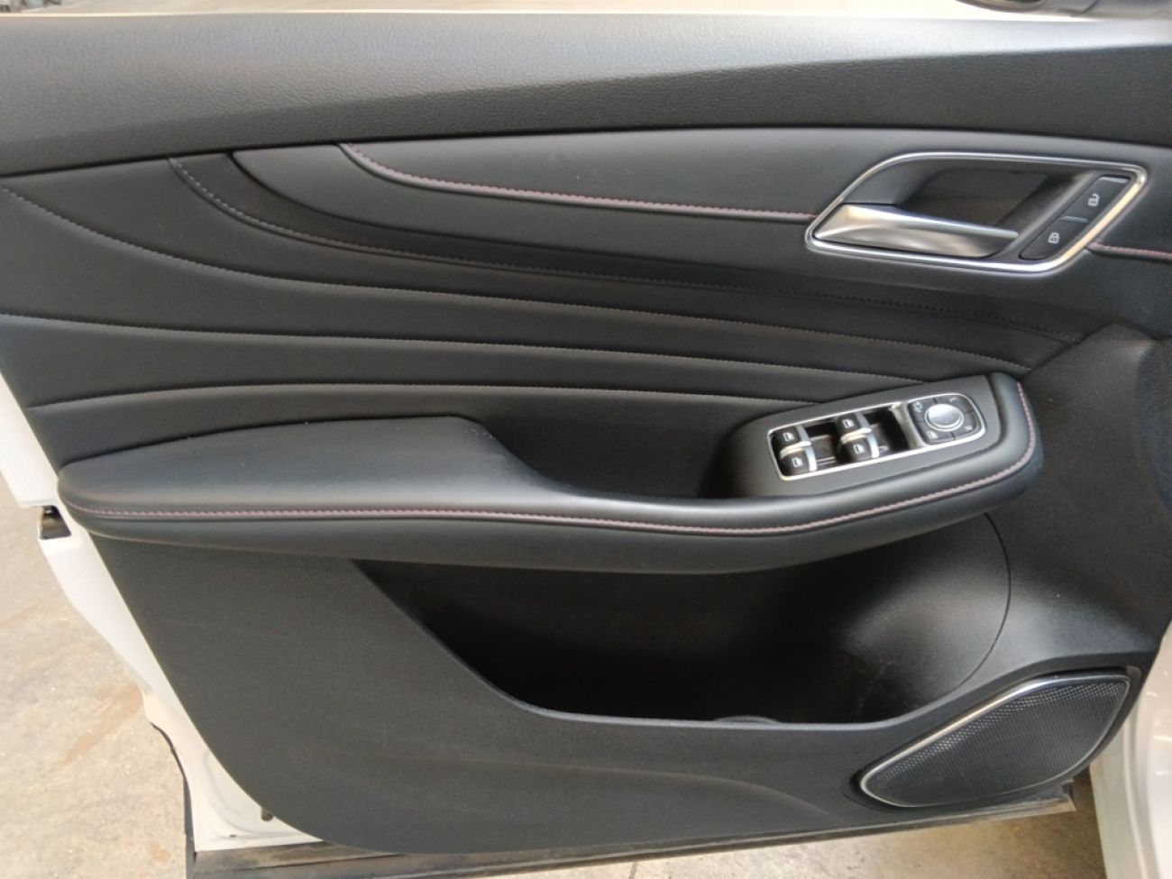 Mandataire MG HS 1.5 T-GDI 162 AT luxury