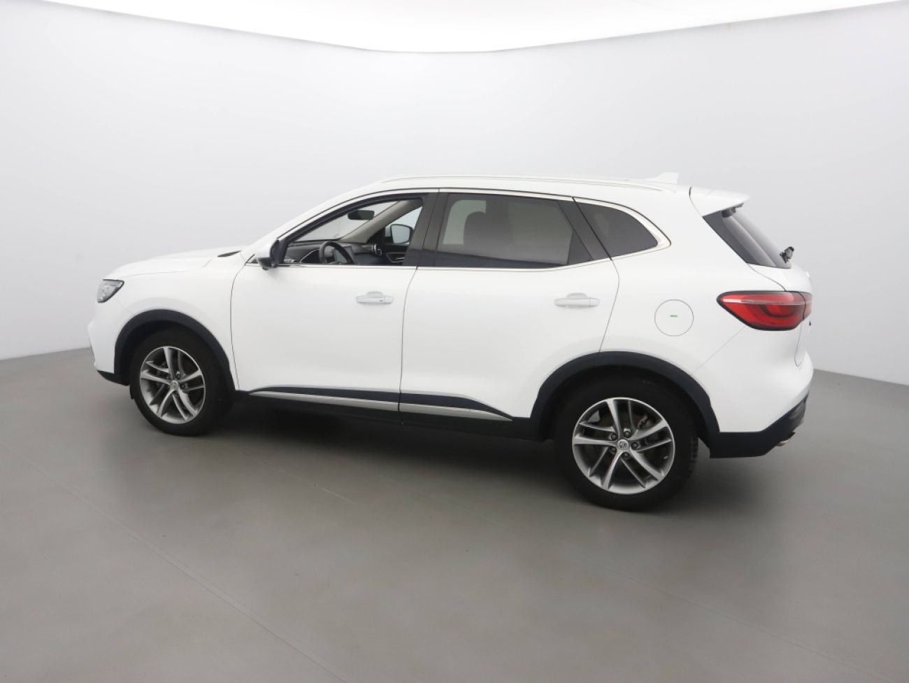 Mandataire MG HS 1.5 T-GDI 162 AT luxury