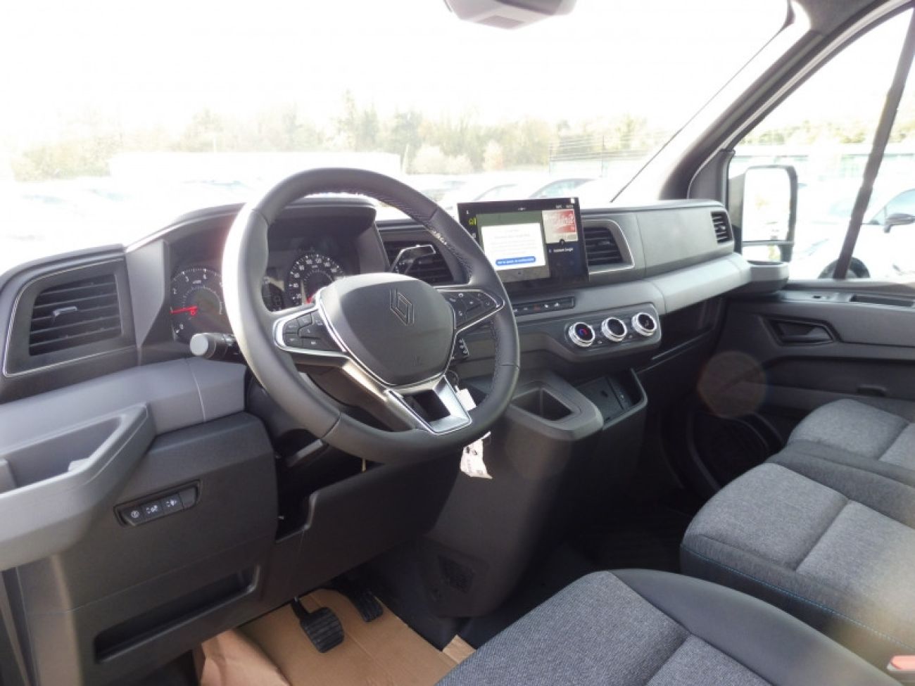 Mandataire RENAULT Master F3500 L2H2 2.0 BLUE DCI 150CH EXTRA AUTO - 25