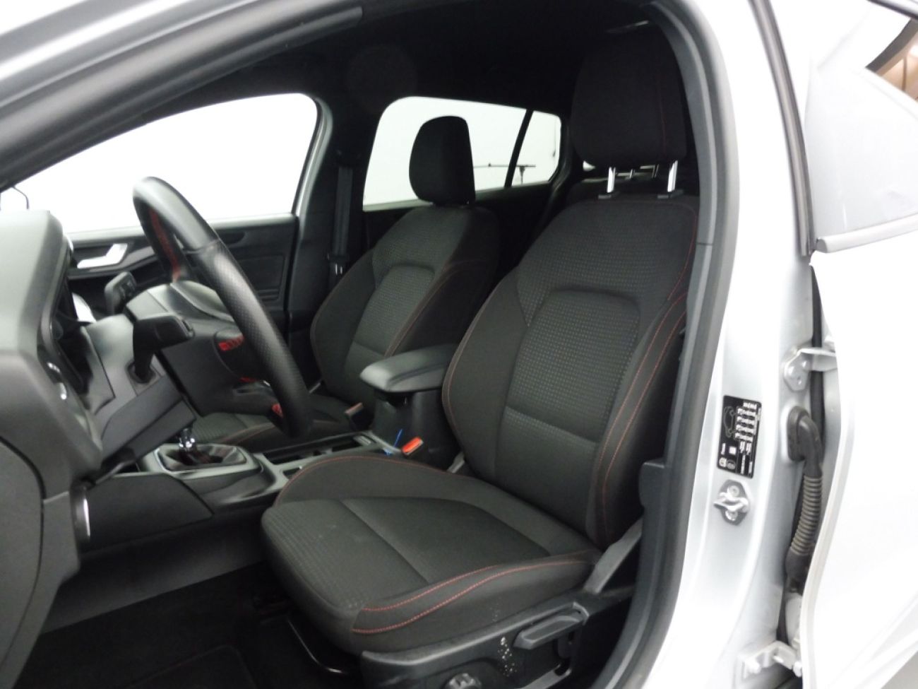 Mandataire Ford Focus SW 1.0 ECOBOOST 125st line