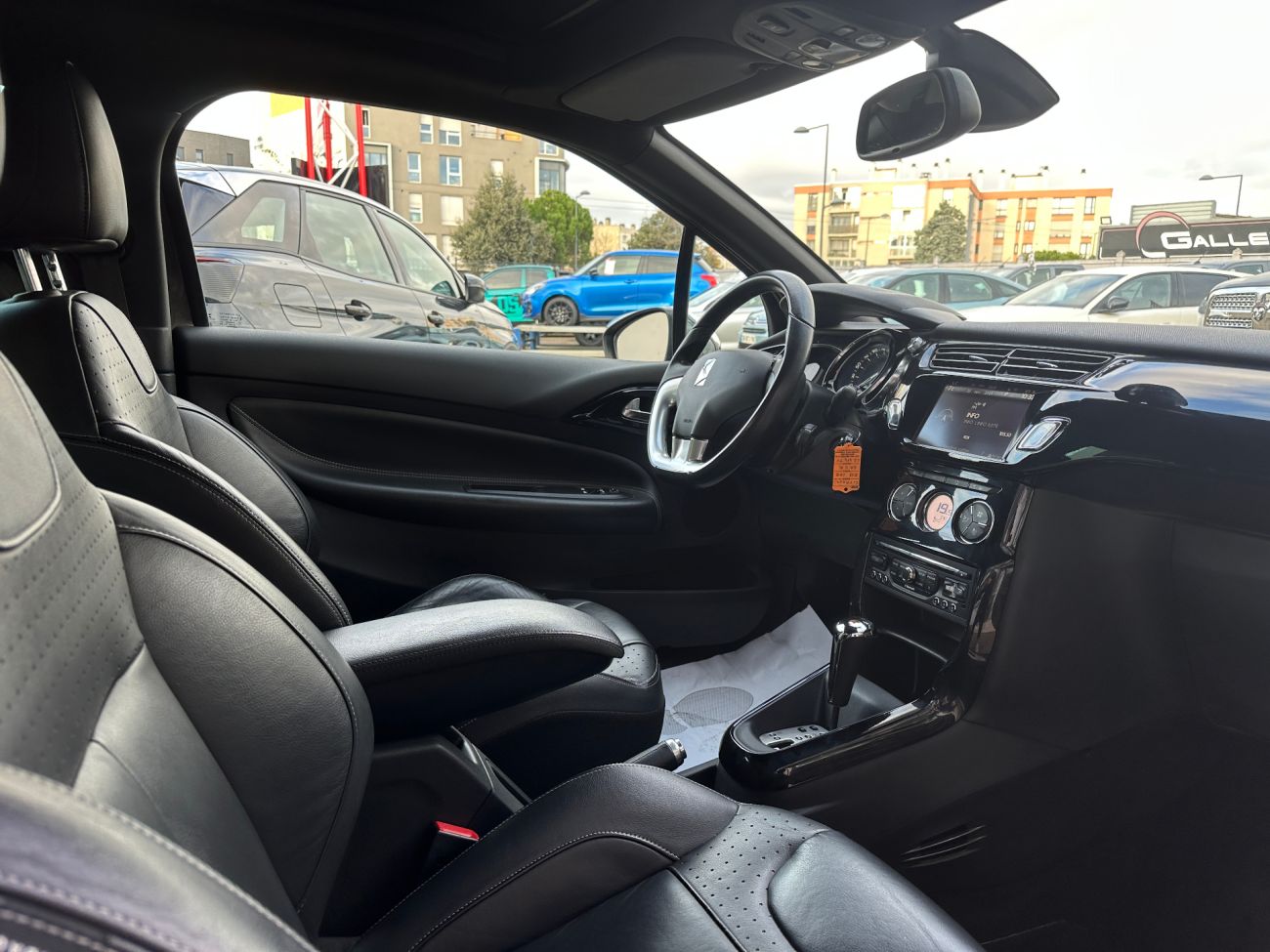 Mandataire Citroën DS3 CABRIOLET VTi 120 So Chic A