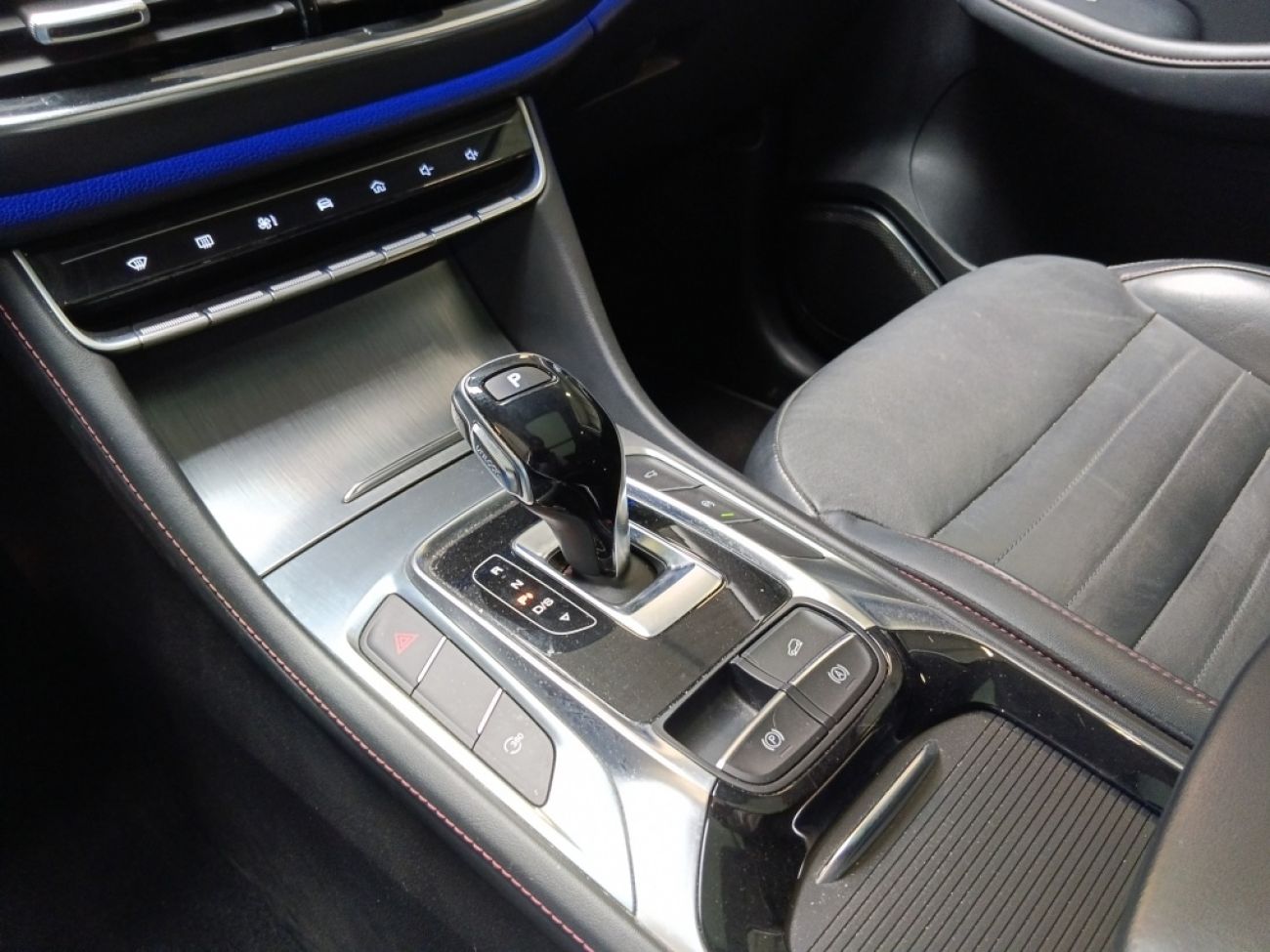 Mandataire MG HS 1.5 T-GDI 162 AT luxury