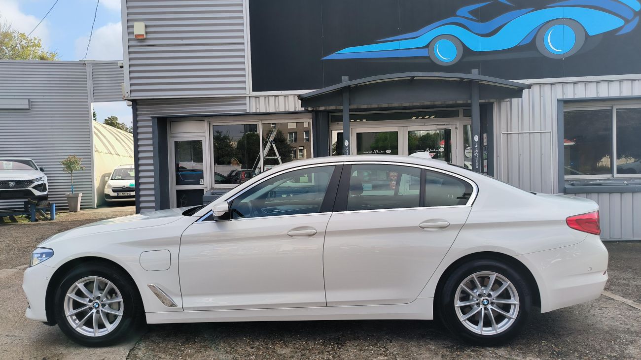 Mandataire BMW SERIE 5 G30 530e iPerformance 252 ch BVA8 SIEGE AVANT CHAUFFANT / PARK ASSIST / ENTRETIEN BMW