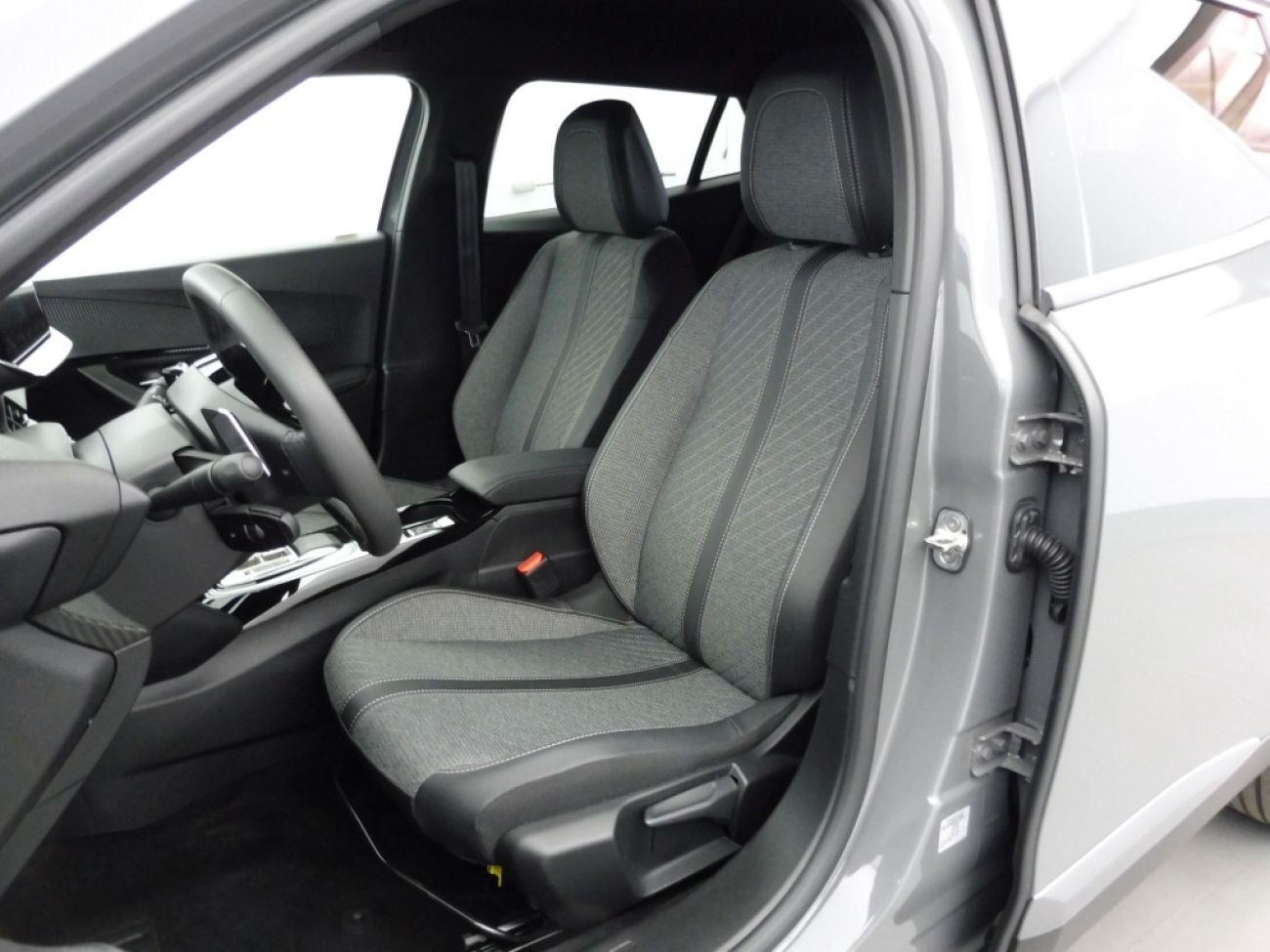 Mandataire PEUGEOT 2008 1.2 PURETECH 130CH S&S ALLURE EAT8