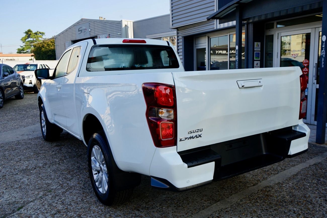 Mandataire ISUZU D-MAX N60 SPACE CAB 1.9 164 CH 4X4 BVA BB+
