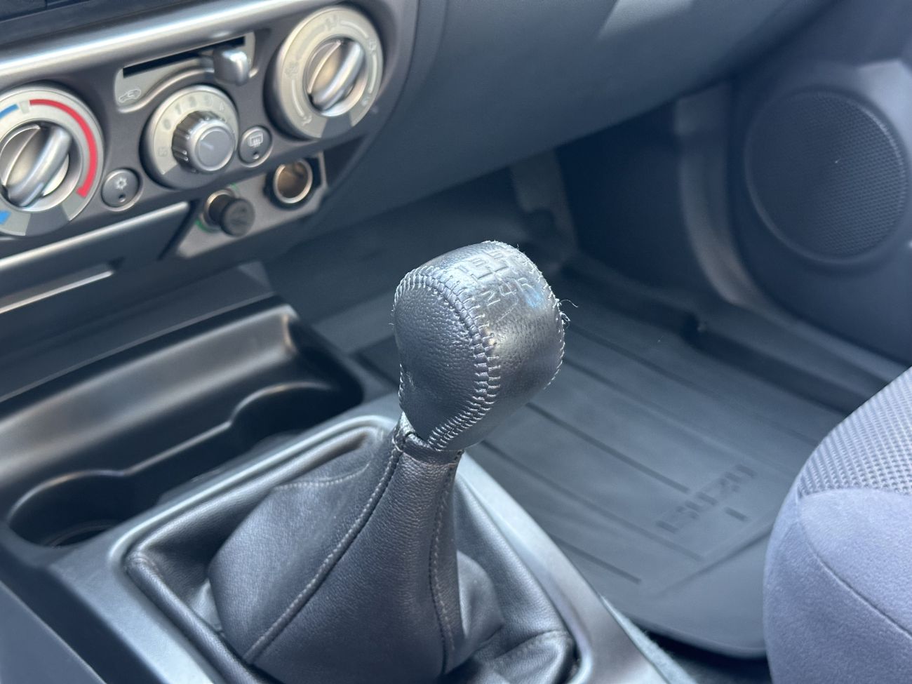 Mandataire ISUZU D-MAX 3.0 4WD CREW CAB LS