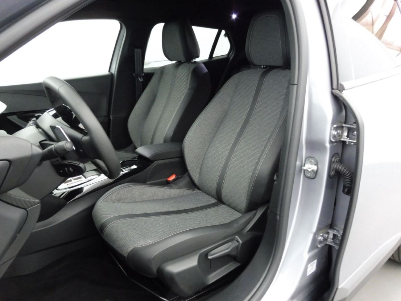 Mandataire PEUGEOT 2008 1.2 PURETECH 130CH S&S ALLURE EAT8