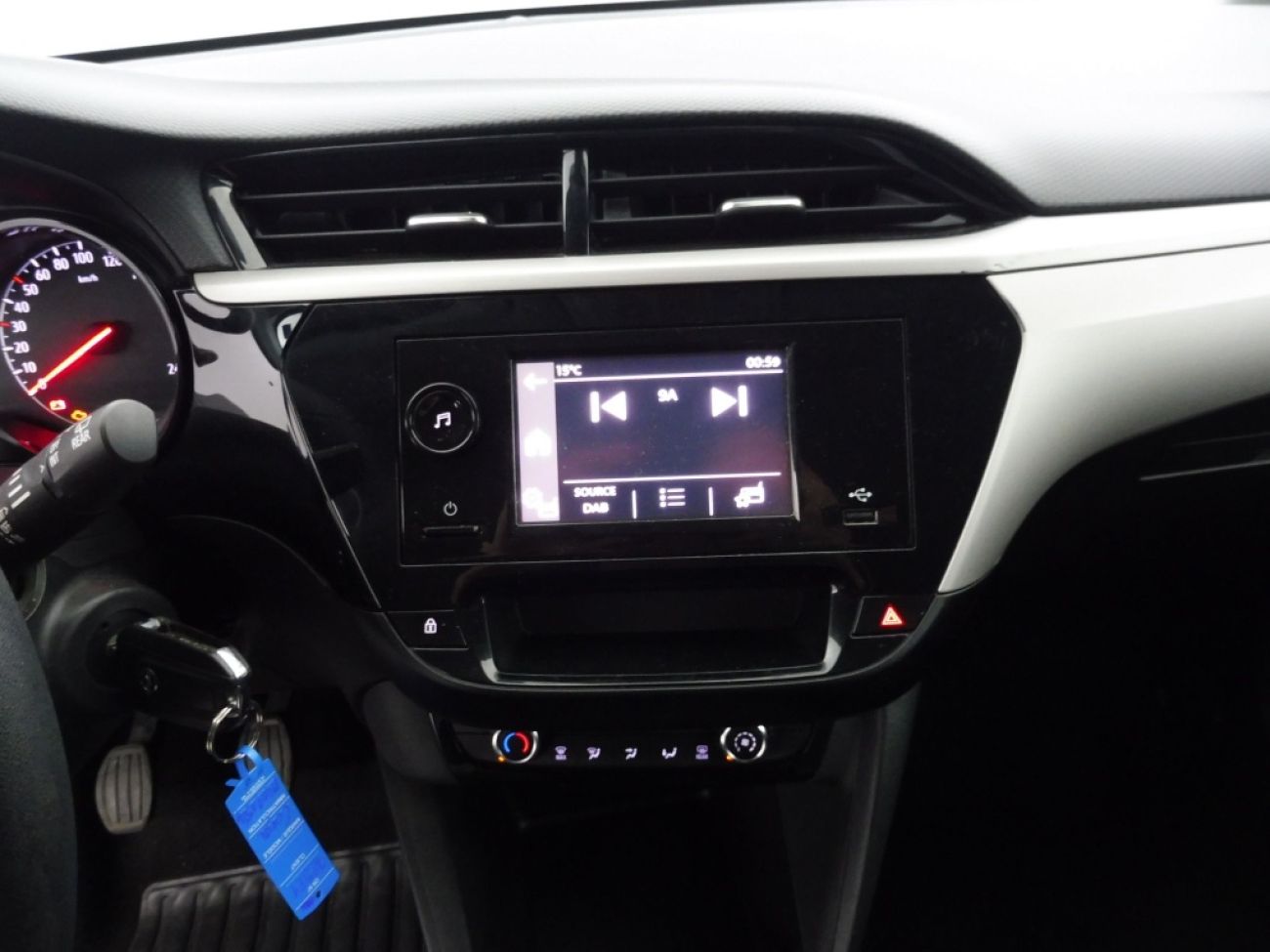 Mandataire Opel Corsa 1.2 100edition