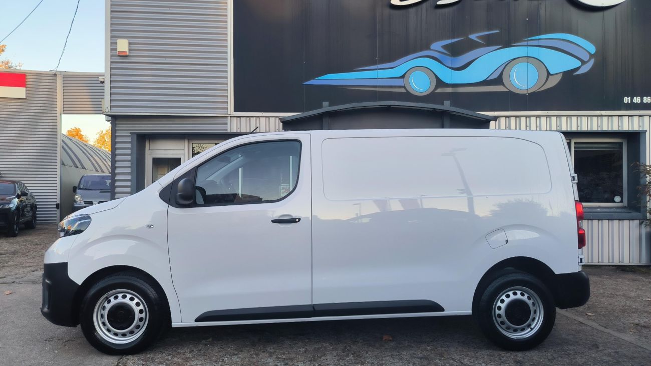 Mandataire TOYOTA PROACE FOURGON RC21 MEDIUM 2.0L 140 D-4D BVM6 DYNAMIC
