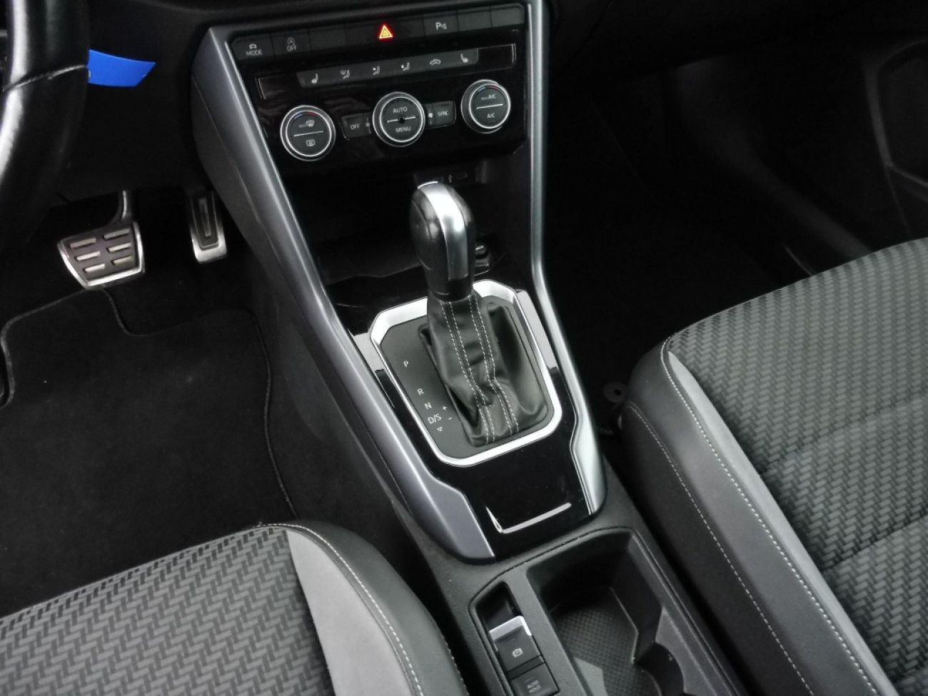 Mandataire VOLKSWAGEN T-Roc Cabriolet 1.5 TSI 150 DSGr-line