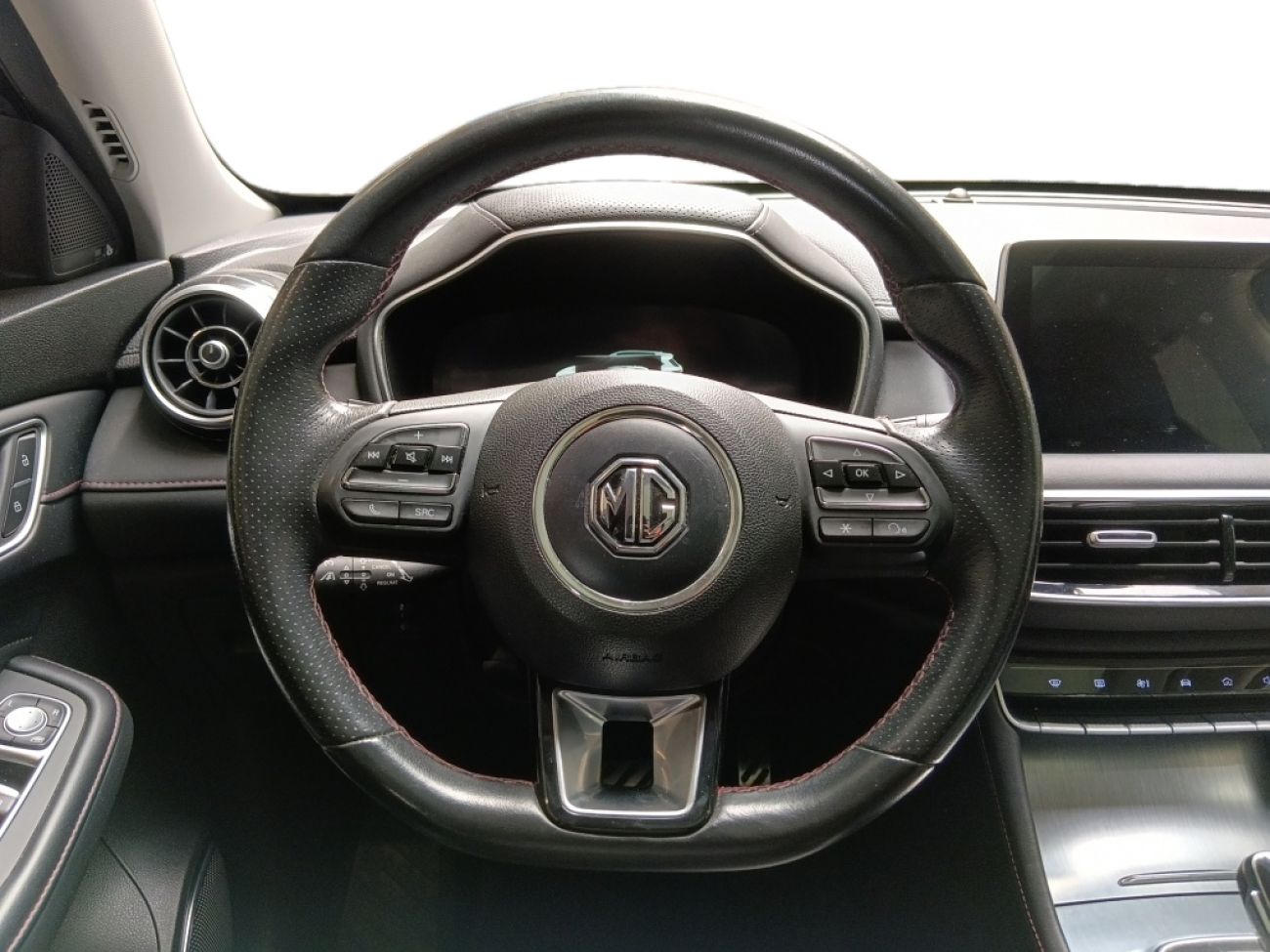 Mandataire MG HS 1.5 T-GDI 162 AT luxury