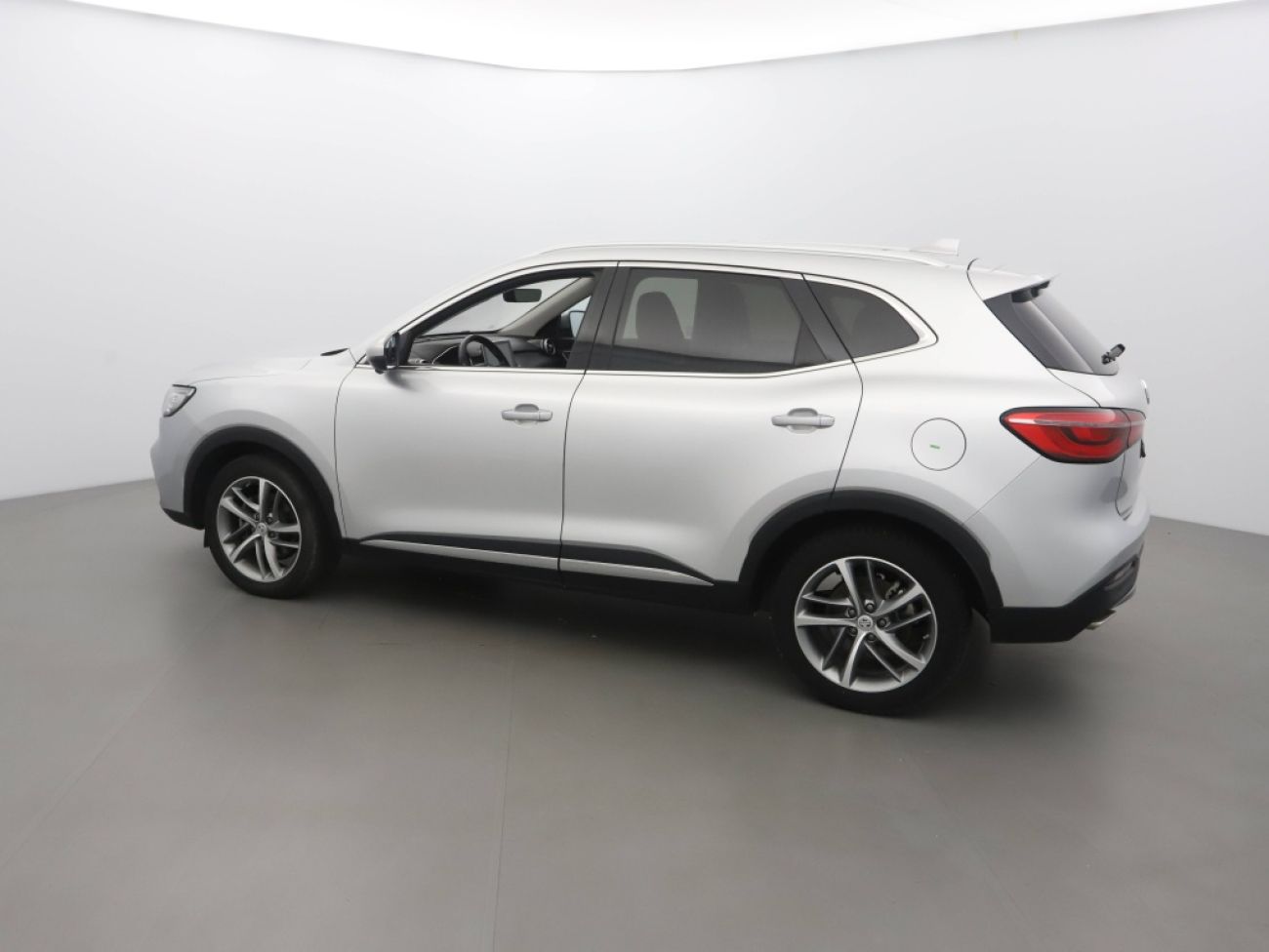 Mandataire MG HS 1.5 T-GDI 162 AT luxury