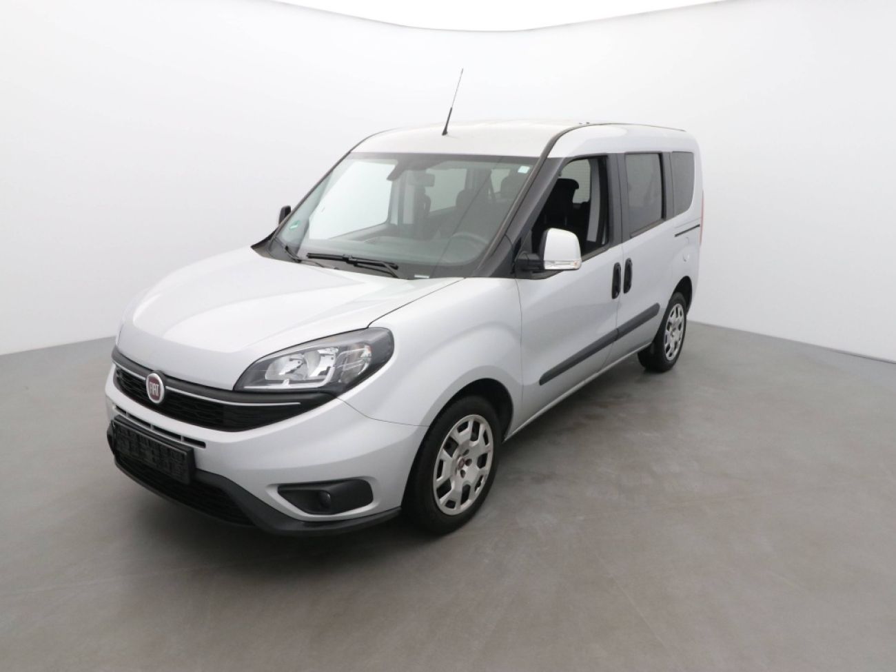 Mandataire FIAT Doblo Combi 1.6 MULTIJET 120sx n1 l1h1