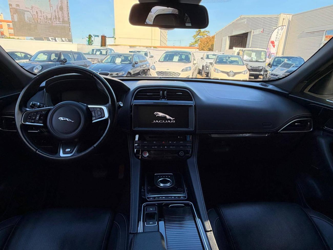 Mandataire JAGUAR F-PACE 2.0 D - 180 ch AWD BVA8 R-Sport