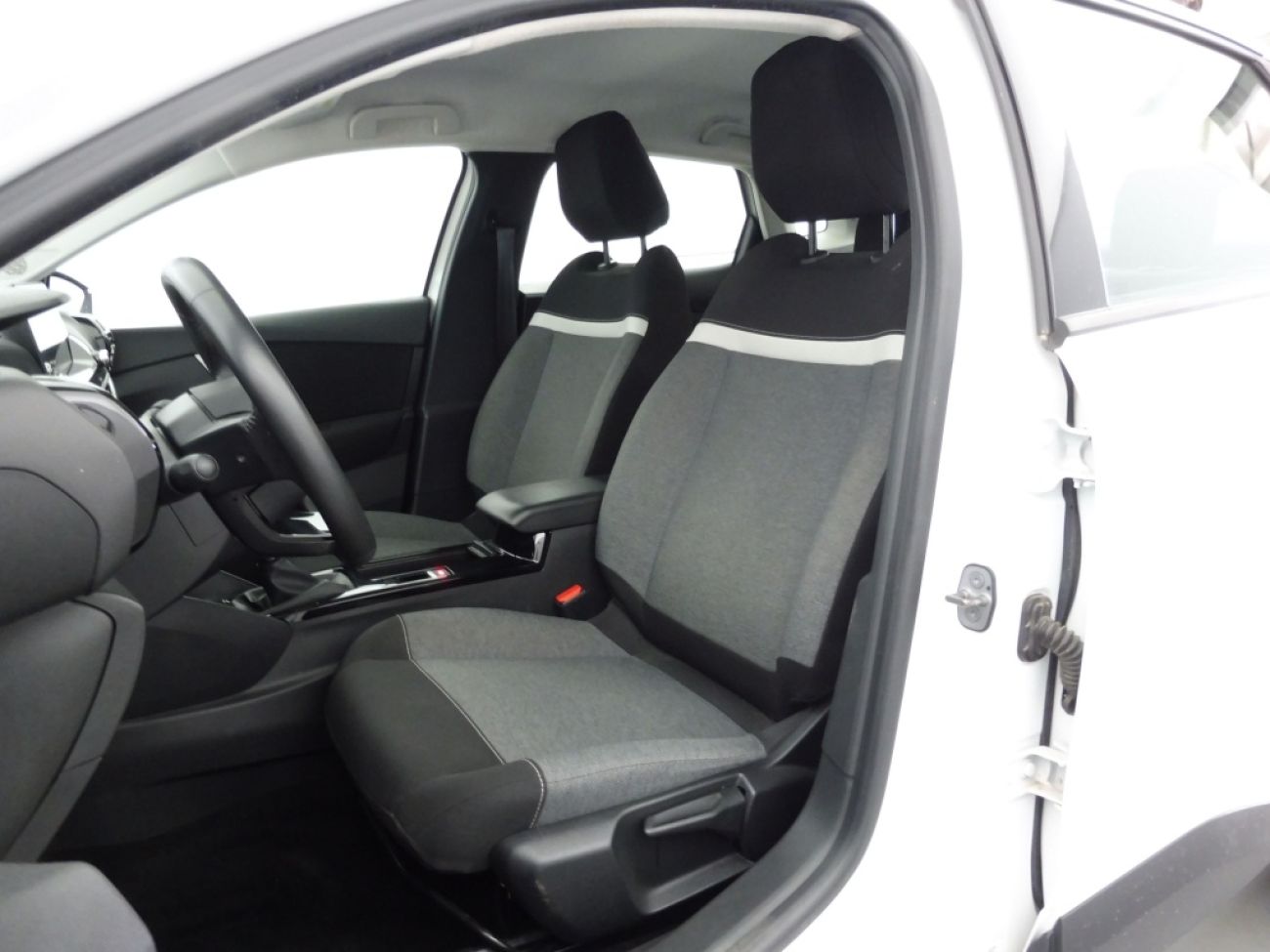 Mandataire Citroën C4 X 1.2 PURETECH 100 FEEL