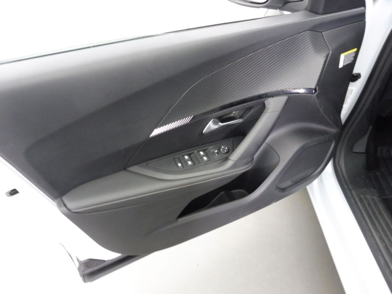 Mandataire PEUGEOT 2008 1.2 PURETECH 130CH S&S ALLURE EAT8