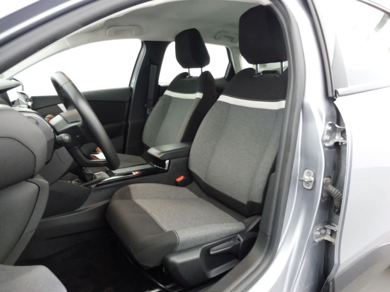 Mandataire Citroën C4 X 1.2 PURETECH 100 FEEL