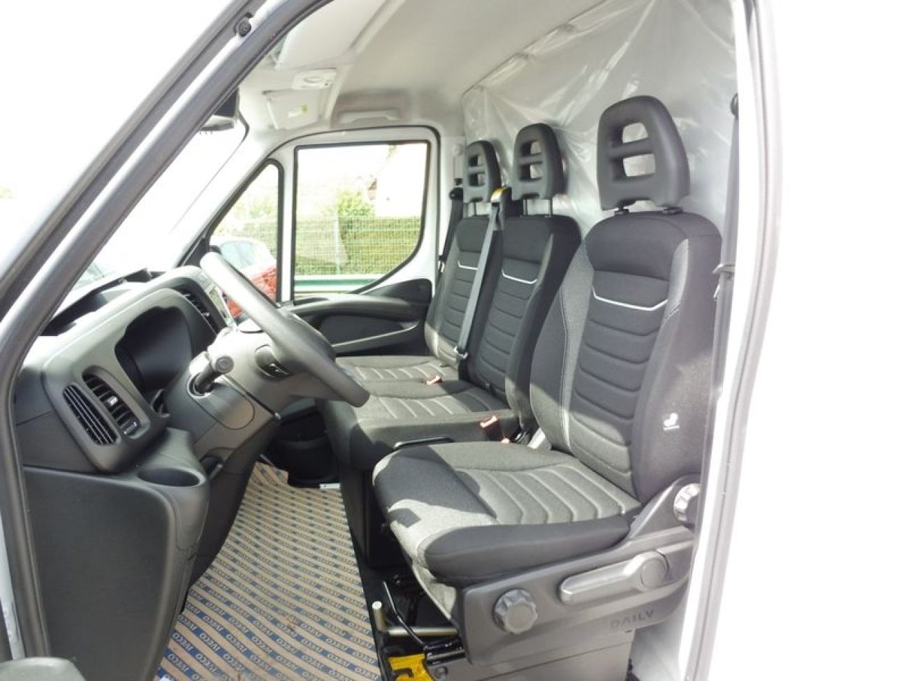 Mandataire IVECO Daily 35S18 3.0 V16 HI-MATIC H2 180CV