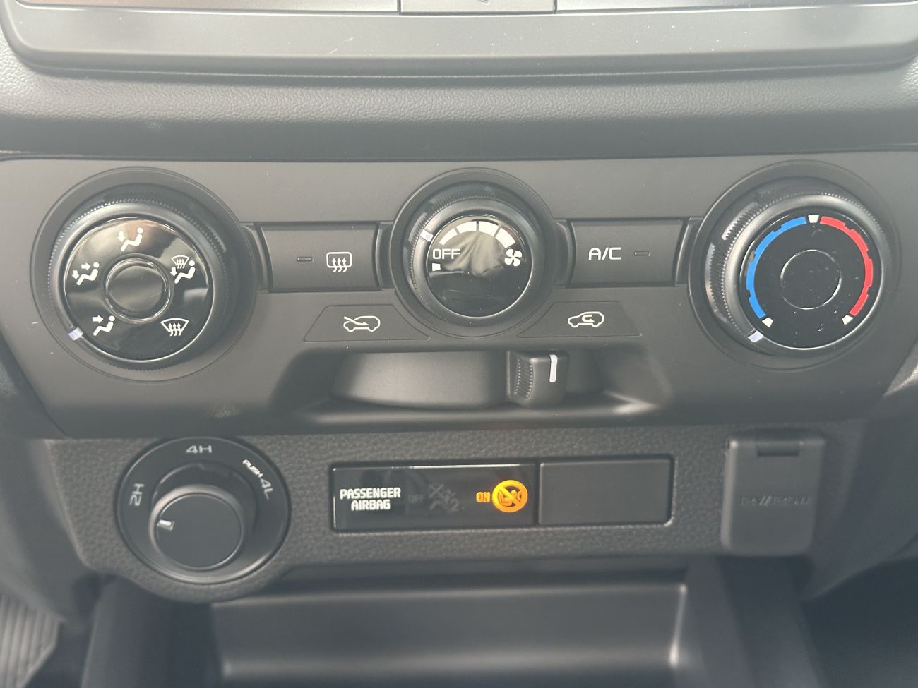 Mandataire ISUZU D-MAX N60 SPACE CAB 1.9 164 CH 4X4 B