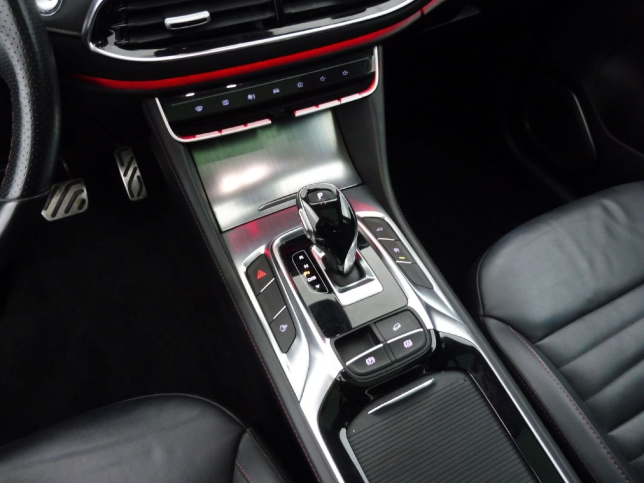Mandataire MG HS 1.5 T-GDI 162 AT luxury