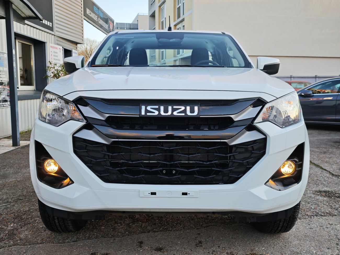 Mandataire ISUZU D MAX SPACE N60 BB+ A/T 4x4 MY2025 Euro6e