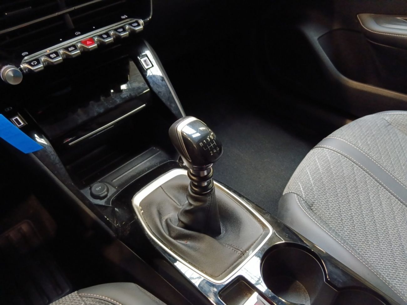 Mandataire PEUGEOT 208 1.2 100CH S&S ALLURE