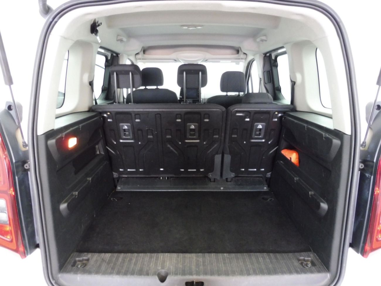 Mandataire Opel COMBO LIFE L1H1 1.5 D 100CH EDITION BVM6