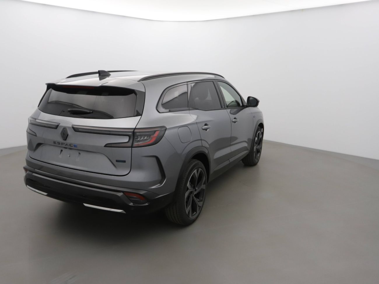 Mandataire RENAULT ESPACE VI 1.2 E-TECH FULL HYBRID 200CH ESPRIT ALPINE 7 PLACES - 24
