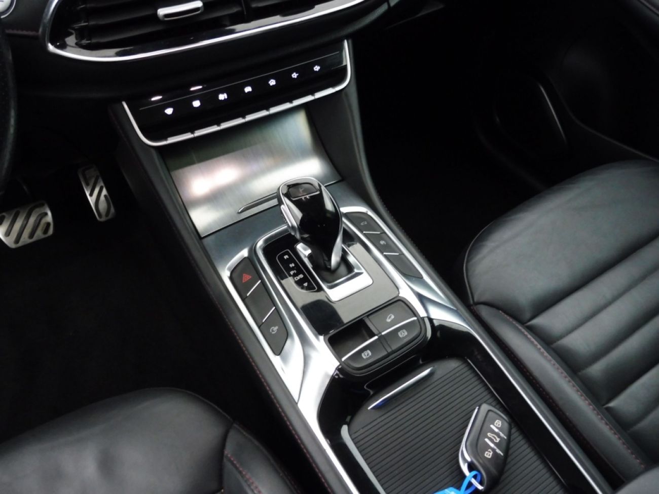 Mandataire MG HS 1.5 T-GDI 162 AT luxury