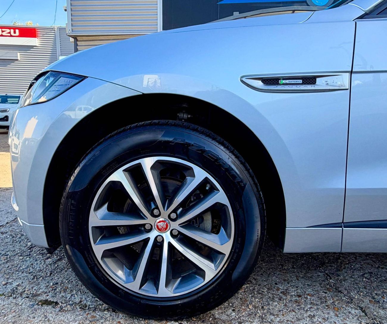 Mandataire JAGUAR F-PACE 2.0 D - 180 ch AWD BVA8 R-Sport
