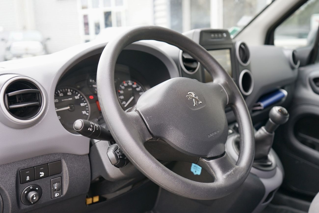Mandataire PEUGEOT PARTNER FOURGON STANDARD 1.6 BLUEHDI 75 BVM5 PREMIUM PACK