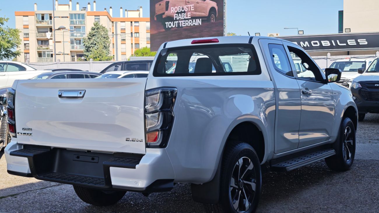 Mandataire ISUZU D-MAX NOUVEAU  2.2L SPACE PRESTIGE