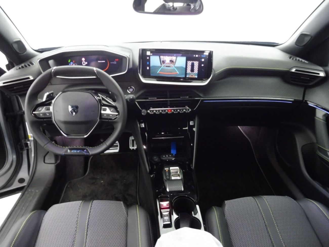 Mandataire PEUGEOT 2008 1.2 HYBRID 136CH GT E-DCS6