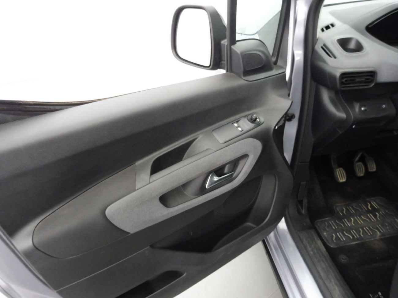 Mandataire PEUGEOT Rifter TAILLE M - 1.5 BLUEHDI 100CH S&S ALLURE 5 PLACES