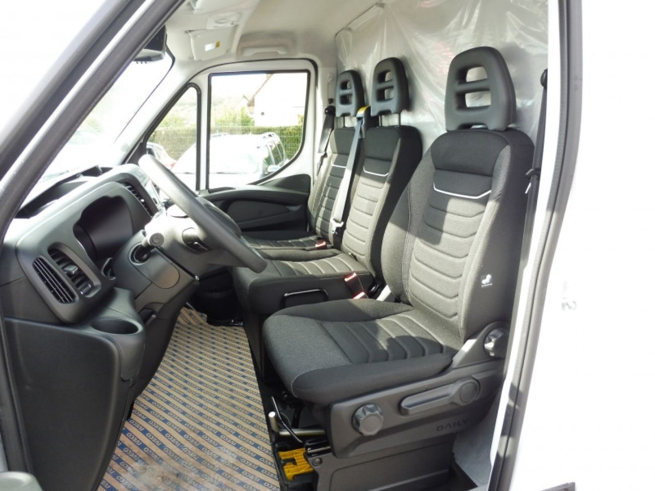 Mandataire IVECO Daily 35S18 3.0 V16 HI-MATIC H2 180CV