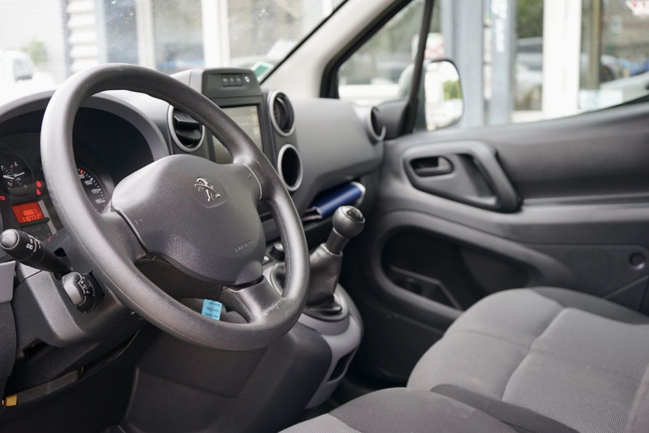 Mandataire PEUGEOT PARTNER FOURGON STANDARD 1.6 BLUEHDI 75 BVM5 PREMIUM PACK
