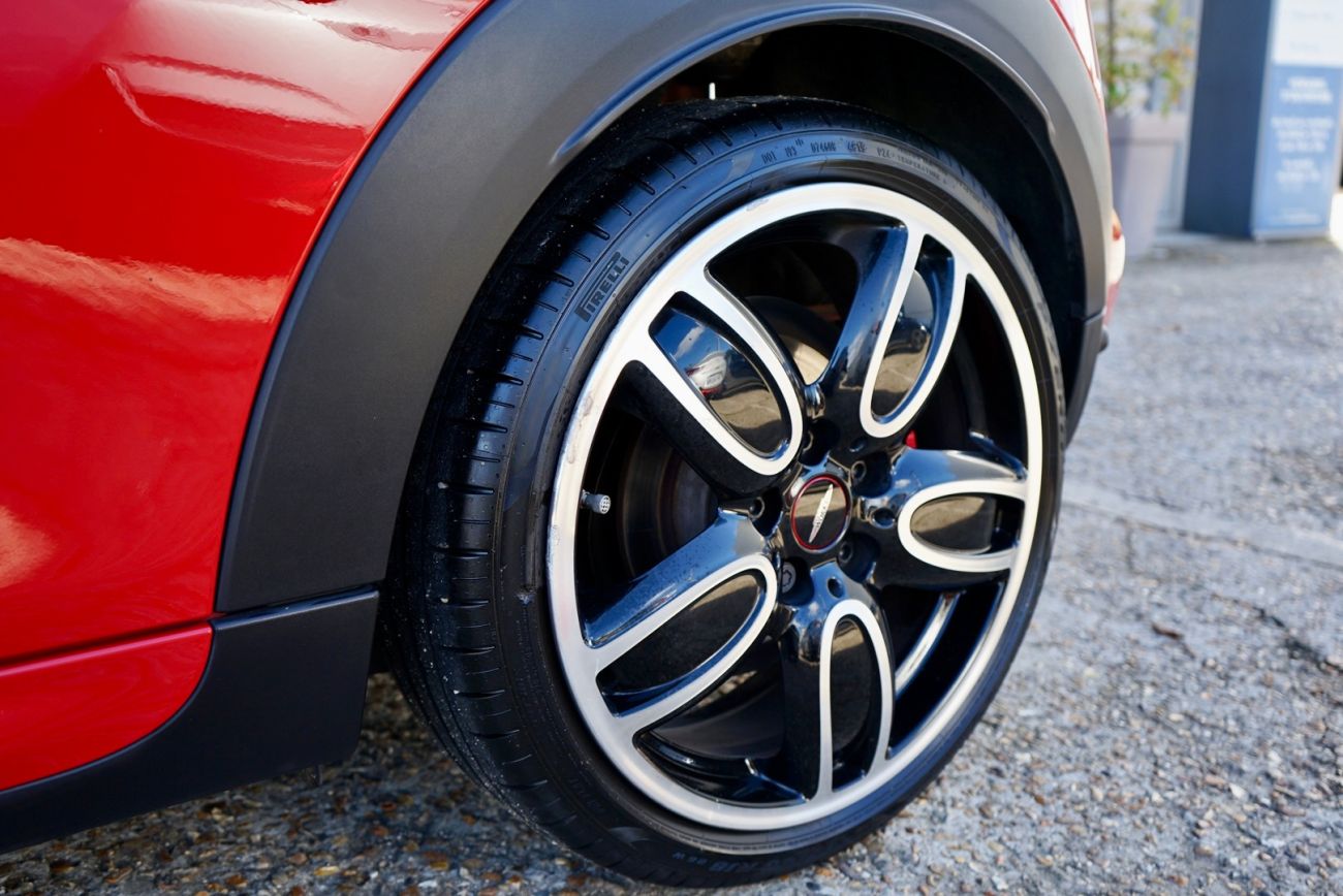 Mandataire MINI HATCH 3 PORTES F56 231 ch John Cooper Works BVA6 Finition JCW Exclusive Design