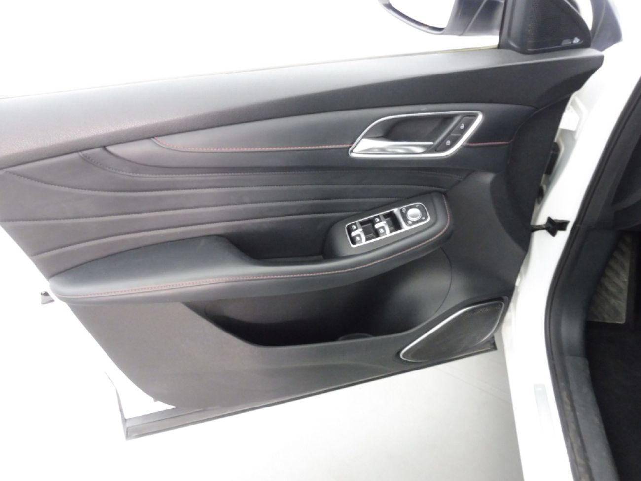 Mandataire MG HS 1.5 T-GDI 162 AT luxury