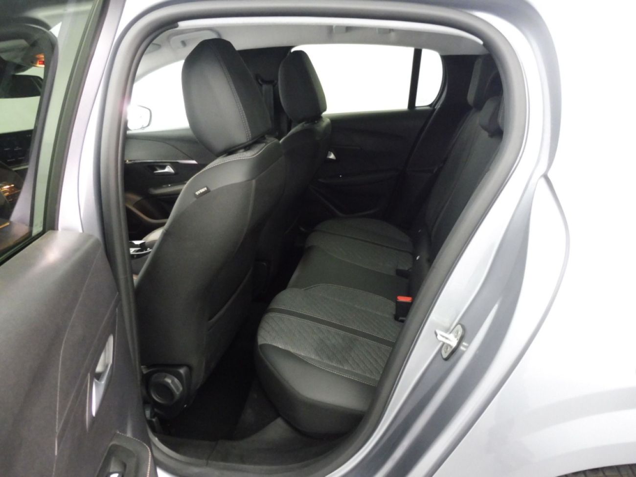 Mandataire PEUGEOT 208 1.2 100CH S&S ALLURE