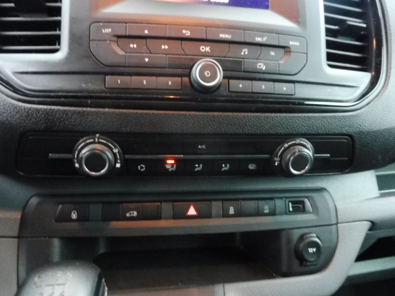 Mandataire PEUGEOT Expert STANDARD 1.5 BLUEHDI 120CH S&S PREMIUM