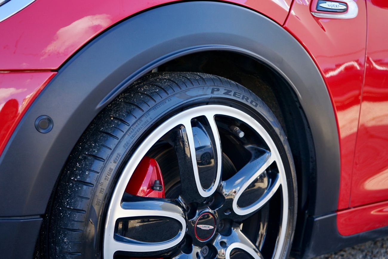 Mandataire MINI HATCH 3 PORTES F56 231 ch John Cooper Works BVA6 Finition JCW Exclusive Design